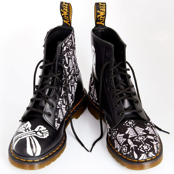 Kövesd a muvészek példáját, tedd egyedivé Dr. Martens bakancsod